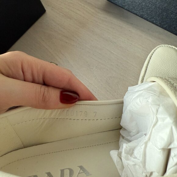 NWT Prada Men's Slip-on Loafers White Leather Logo Plaque Sz 7 - Picture 11 of 11